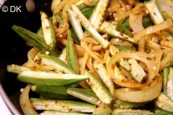 Bhindi Do Pyaza/ Ladies Finger and Onion stir fry