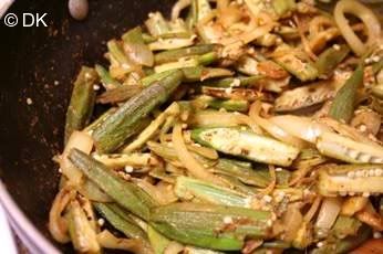 Bhindi Do Pyaza/ Ladies Finger and Onion stir fry