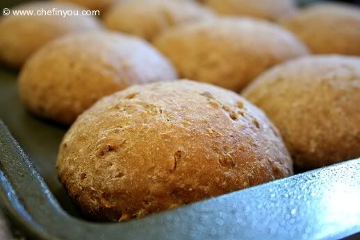 Cracked Wheat (Bulgur) Dinner Rolls