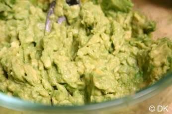 Guacamole with Baked Corn Chips