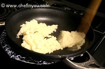 Rava Kesari Recipe, Sooji (Suji) Halwa, Semolina Pudding