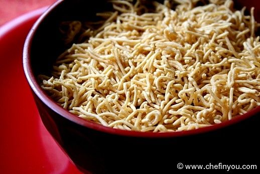 South Indian Oma Podi ( Crispy Spiced gram flour noodles)