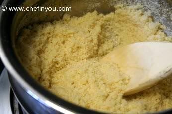 Indian Rava (semolina) Ladoo/Laddu/Laddoo