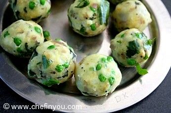 South Indian Aloo Bonda recipe (Potato/urulaikizhangu Fritters)