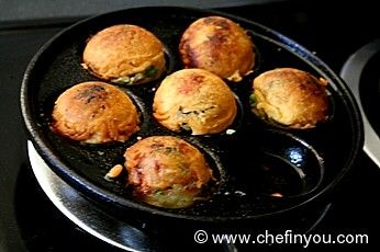 South Indian Aloo Bonda recipe (Potato/urulaikizhangu Fritters)