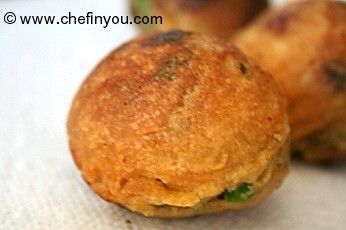 South Indian Aloo Bonda recipe (Potato/urulaikizhangu Fritters)