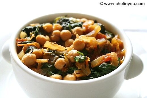 Channa Palak Recipe (Indian Chickpeas Curry with Spinach)