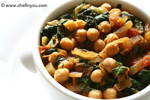 Channa Palak Recipe (Indian Chickpeas Curry with Spinach)