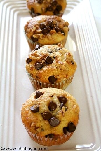 Chocolate chip and walnut muffins Recipe