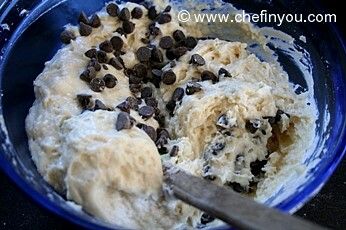 Chocolate chip and walnut muffins Recipe