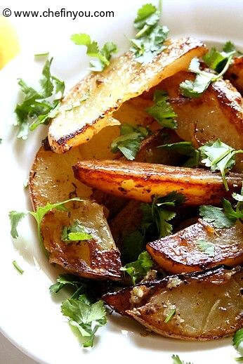 Patates sto Fourno (Greek Garlic Lemon Potatoes ) Recipe