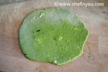 Indian Palak Paneer Paratha recipe (Spinach and Paneer Flatbread)