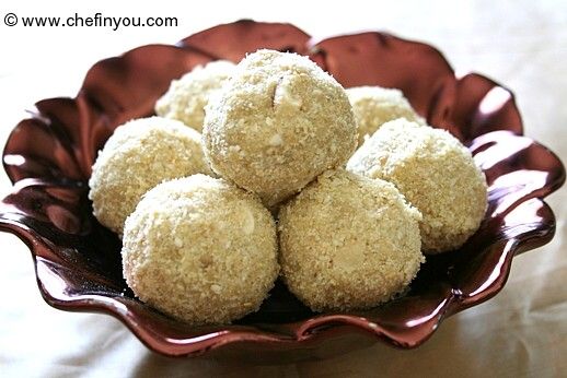 Sesame Ladoo recipe (Til Laddu, Ellu laddoo, ezhu urundai)