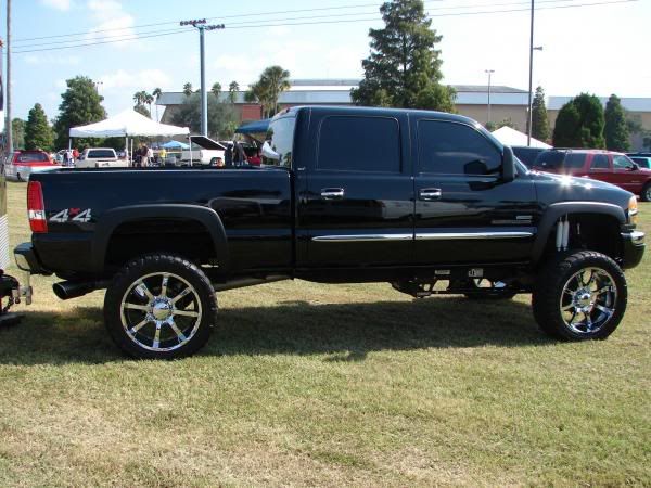 Re: pics of lifted trucks with 24s?
