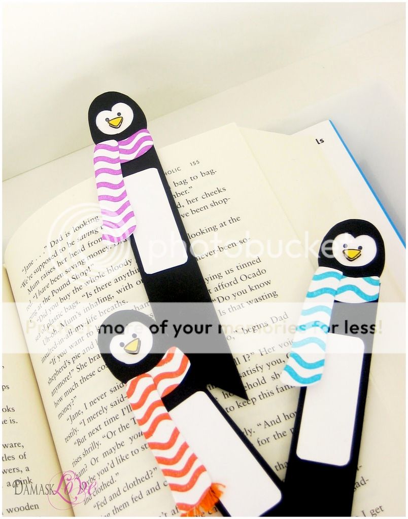 These Penguin Bookmarks form Damask Love make the cutest DIY holiday classroom gifts.