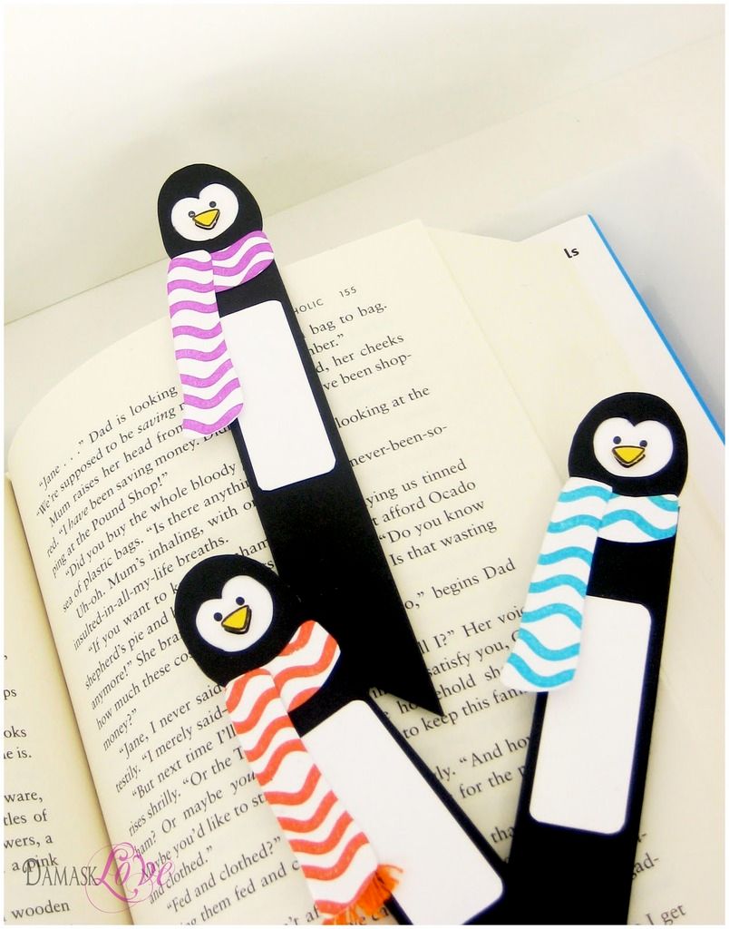 These Penguin Bookmarks form Damask Love make the cutest DIY holiday classroom gifts.