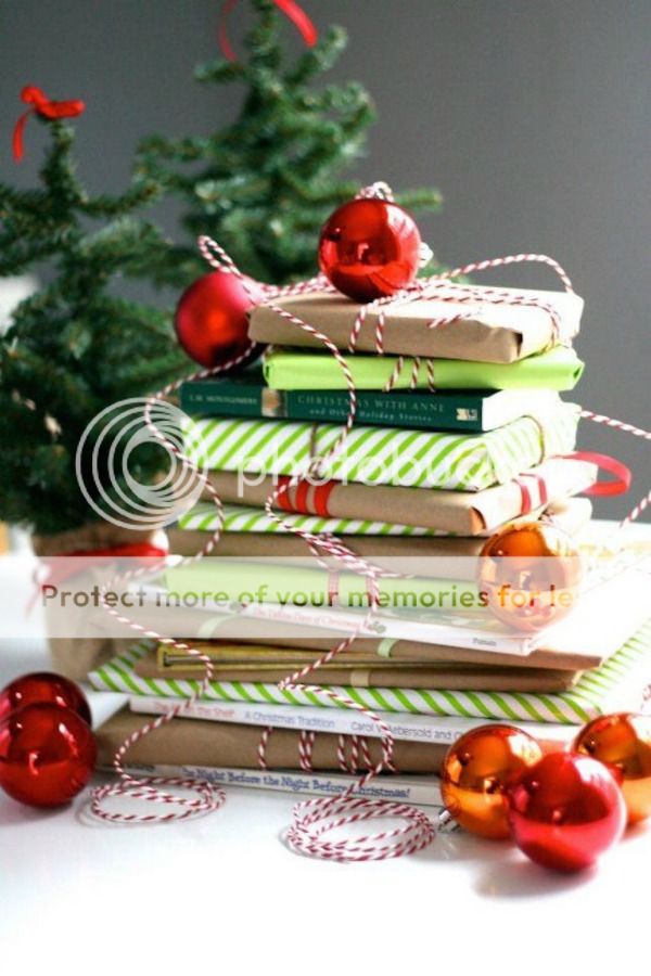 Festive and fun advent calendars: A book a day advent calendar idea from Modern Mrs. Darcy blog is a reader's dream!