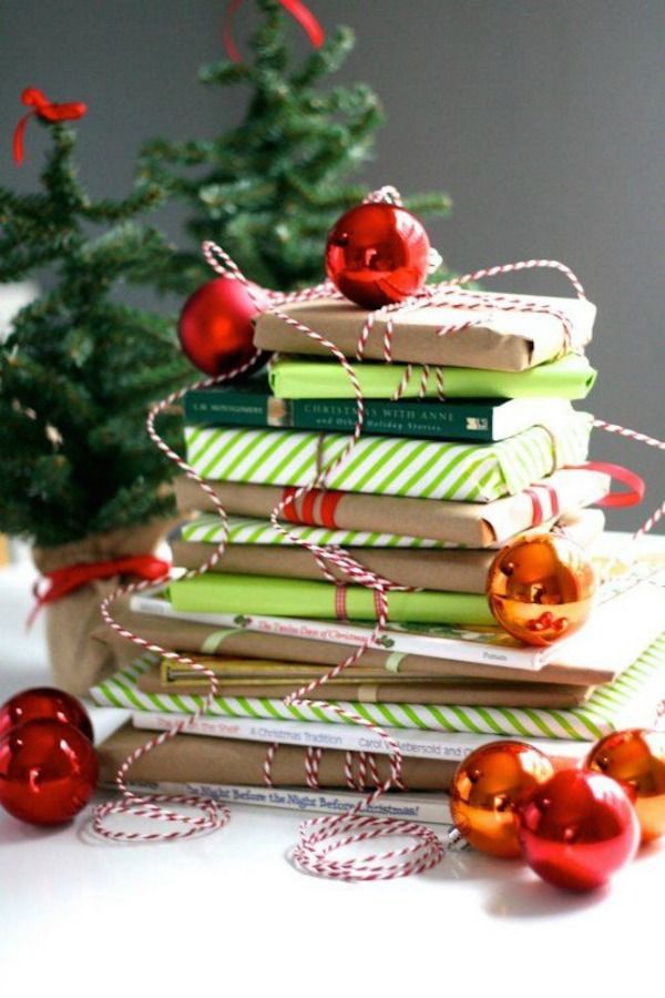 Festive and fun advent calendars: A book a day advent calendar idea from Modern Mrs. Darcy blog is a reader's dream!